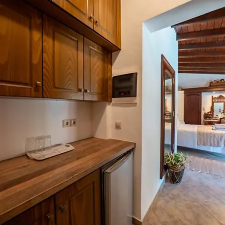 Apollo By Guestcorfu * Pyrgi (Corfu)