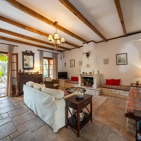 فيلة Apollo By Guestcorfu