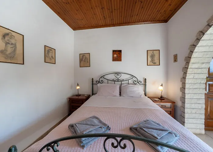 Apollo In Barbati By Guestcorfu * Pyrgi (Corfu)