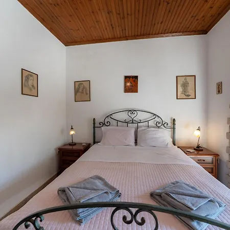 Apollo In Barbati By Guestcorfu * Pyrgi (Corfu)