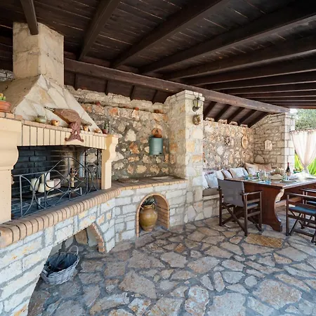 Apollo By Guestcorfu Πυργί