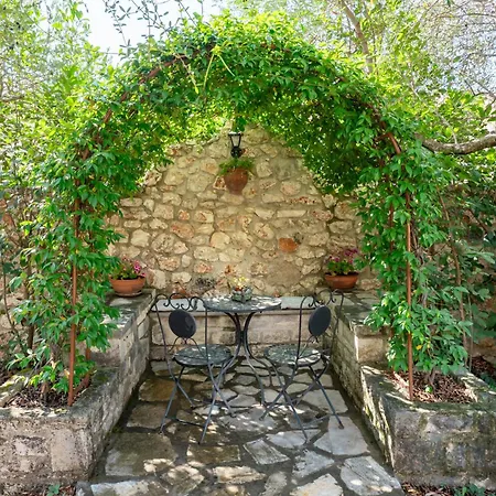 Apollo In Barbati By Guestcorfu * Pyrgi (Corfu)