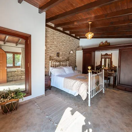 Apollo By Guestcorfu Πυργί